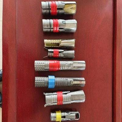 Tiêu chuẩn bạc hỗ trợ mở rộng Shell Rock Bolt ba lá
